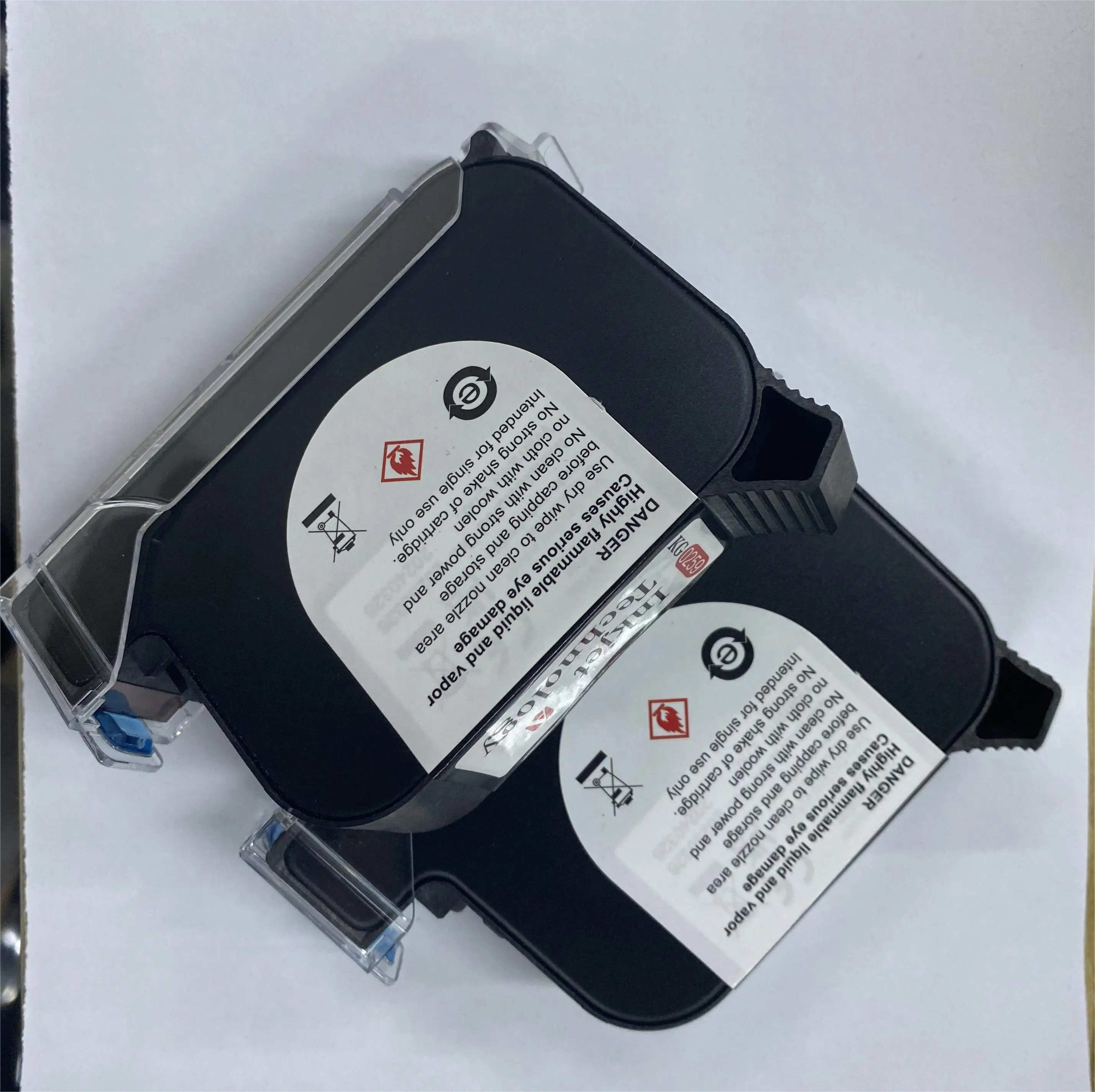 Картридж для быстросохнущих чернил на масляной основе струйного принтера