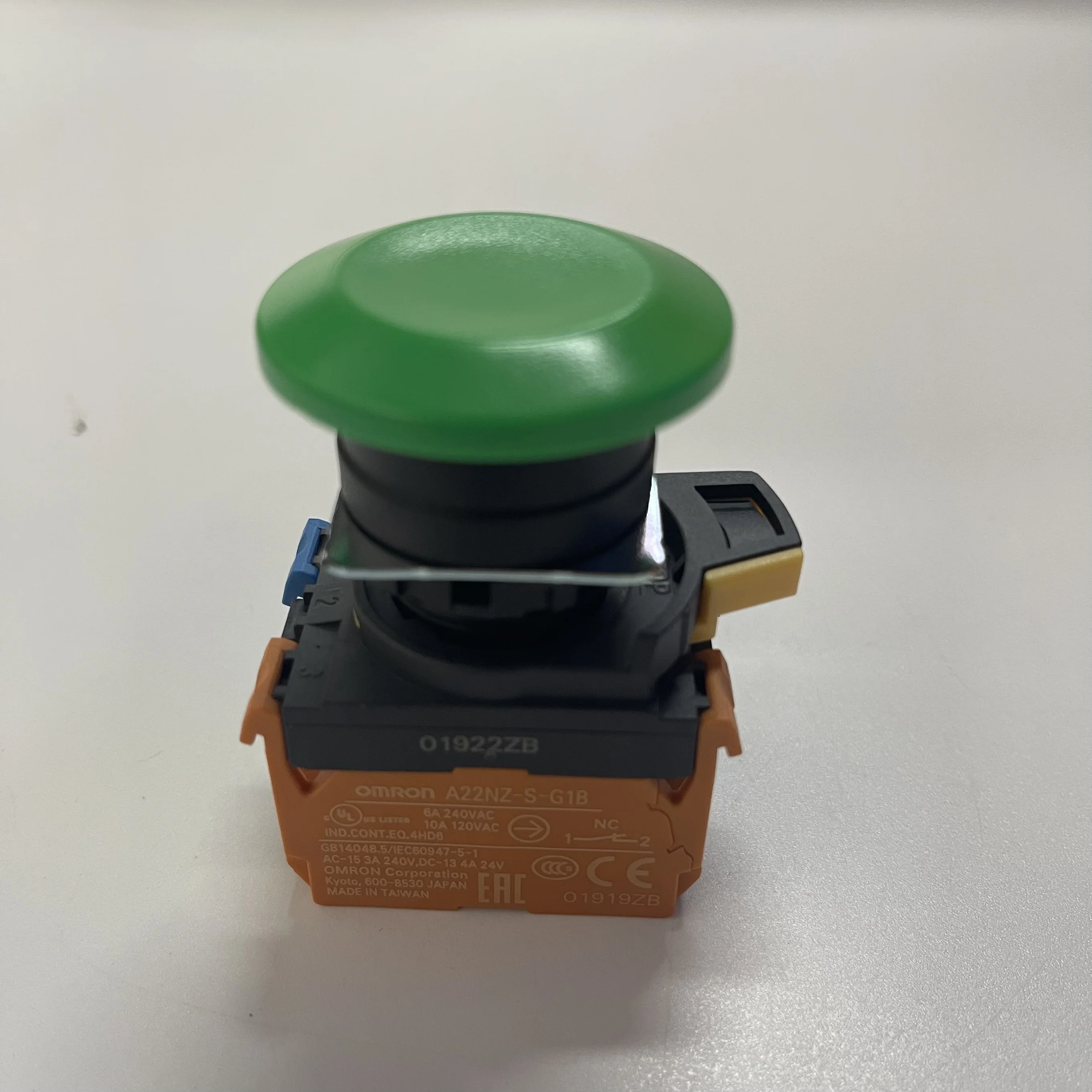 Omron Push Button Switch A22NZ-S-G1B