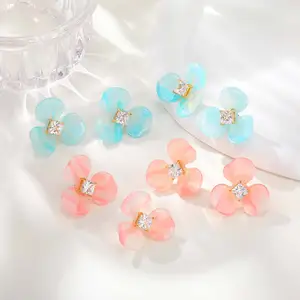 Exquisite Resin Petal Sweet Tarnish Free Stainless Steel Gold Plated Ear Studs Flower Shape Stud Earrings for Women