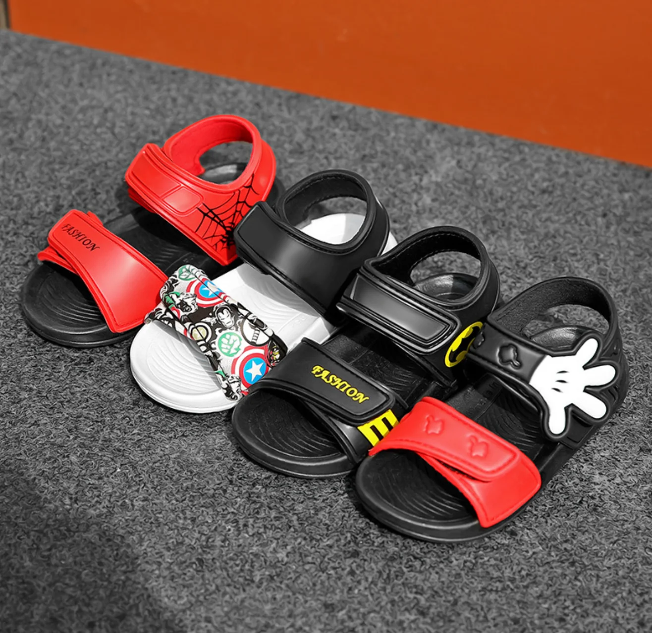 Мультяшный дизайн Детские и детские легкие пляжные сандалии EVA