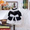Robe noire et blanche