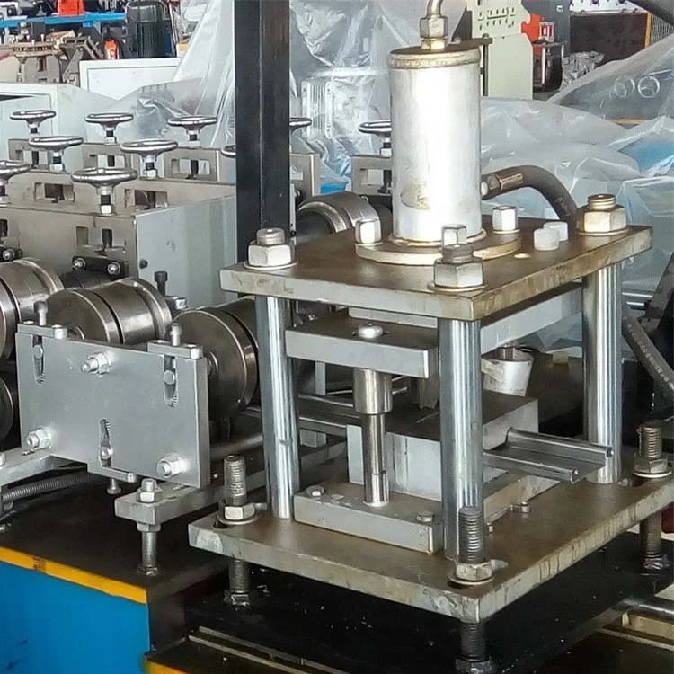 shutter door making machine4.jpg