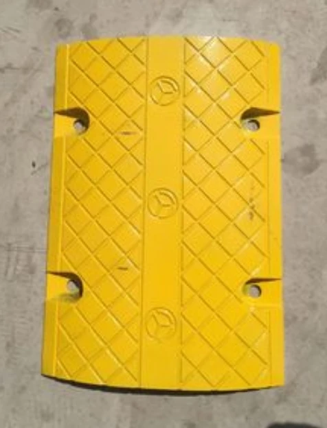 Road traffic safety truck vehicle slow down reducer barrier Heavy duty steel speed breaker bump metal Speed humps