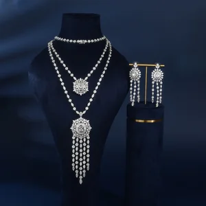2-Piece Copper and Zircon Jewelry Set Classic Style for Fashionable Ladies for Wedding Party or Daily Wear