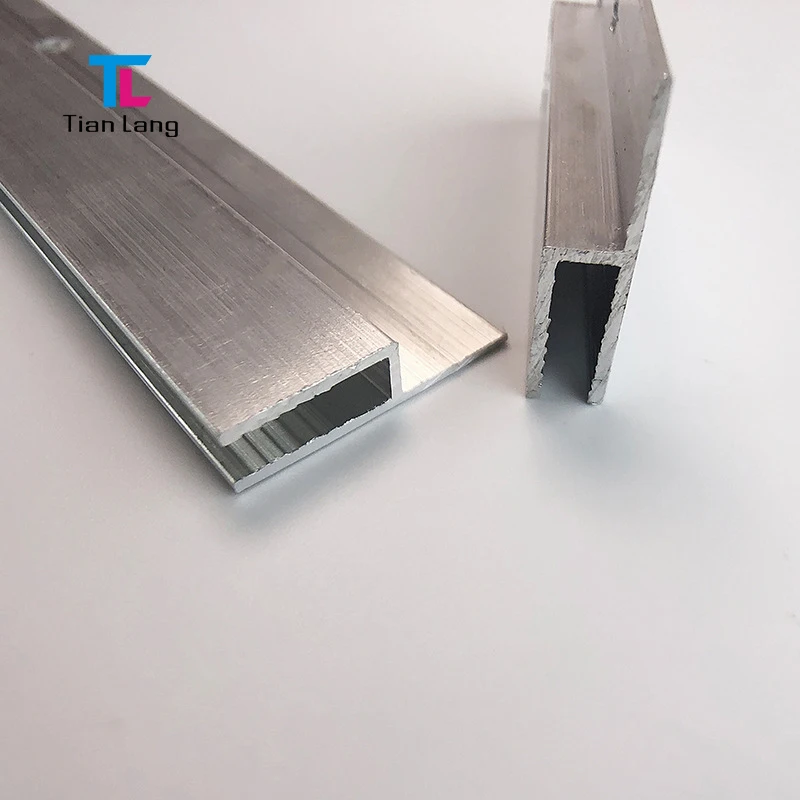 Aliuminio profilio LED šviesos dėžutės rėmelis su PVC straigiaminčiu dangaus apvalymu, uždengtas reklaminiais šviesos dėžutimis