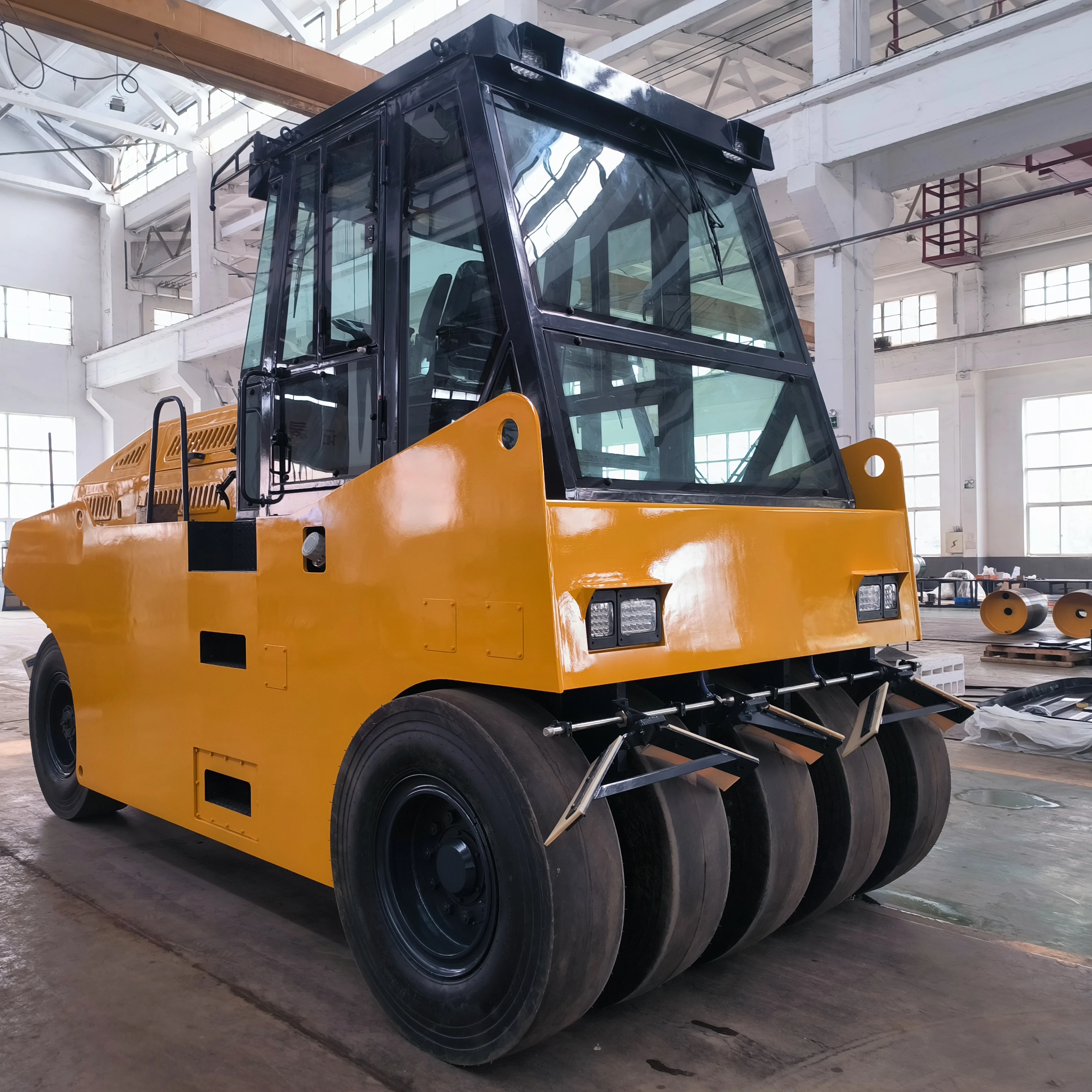 Shanbo 20 Ton Ride-on Road Roller 30 Ton 16 Ton Asphalt Pneumatic Tire Roller 10 Ton Chinese Construction Machinery Wheel Roller