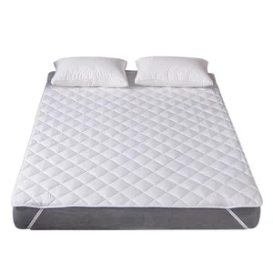 Waterproof Bed Cover Waterproof Hotel Mattress Protector Eco-friendly Quilted Bed Mattress Cover Breathable Plain Style