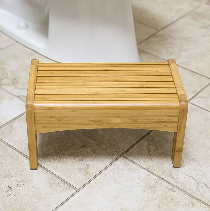 Деревянная ступенька для ванной. Скамейка подставка для ног. Скамейка для ног деревянная. Скамеечка для ванной деревянная. Ступенька для ног