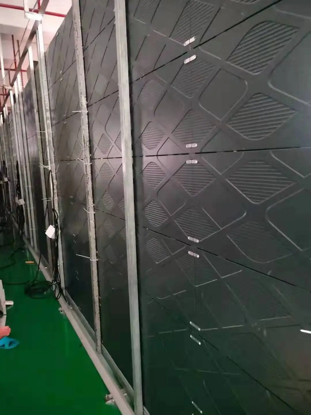 640*360 Empty Cabinet Frame HD TV Indoor P1.5 Mobile Led Display Screen  Panel Board factory