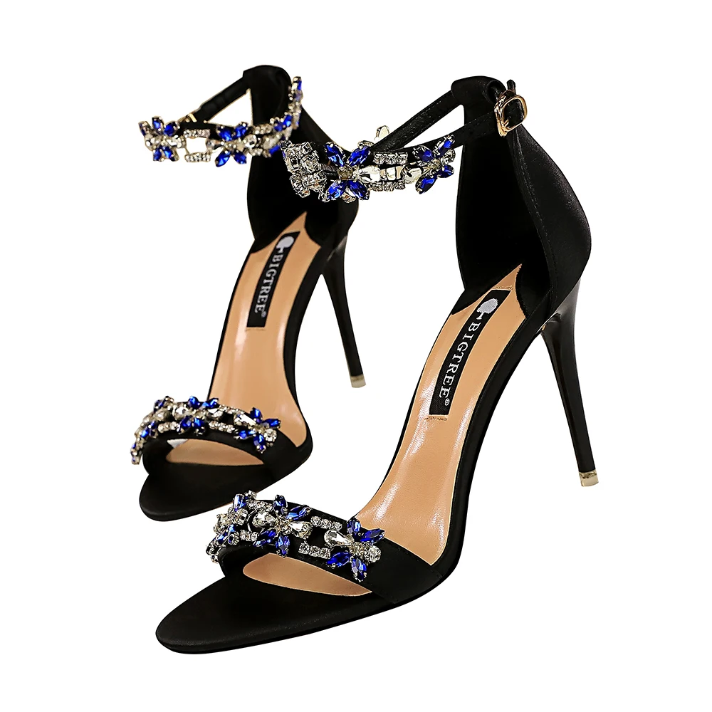 2020 Latest Design High Quality Elegant Simple Luxury Ladies Pumps Big Tree Shoes Sandals with Thin Heels PU Satin Material