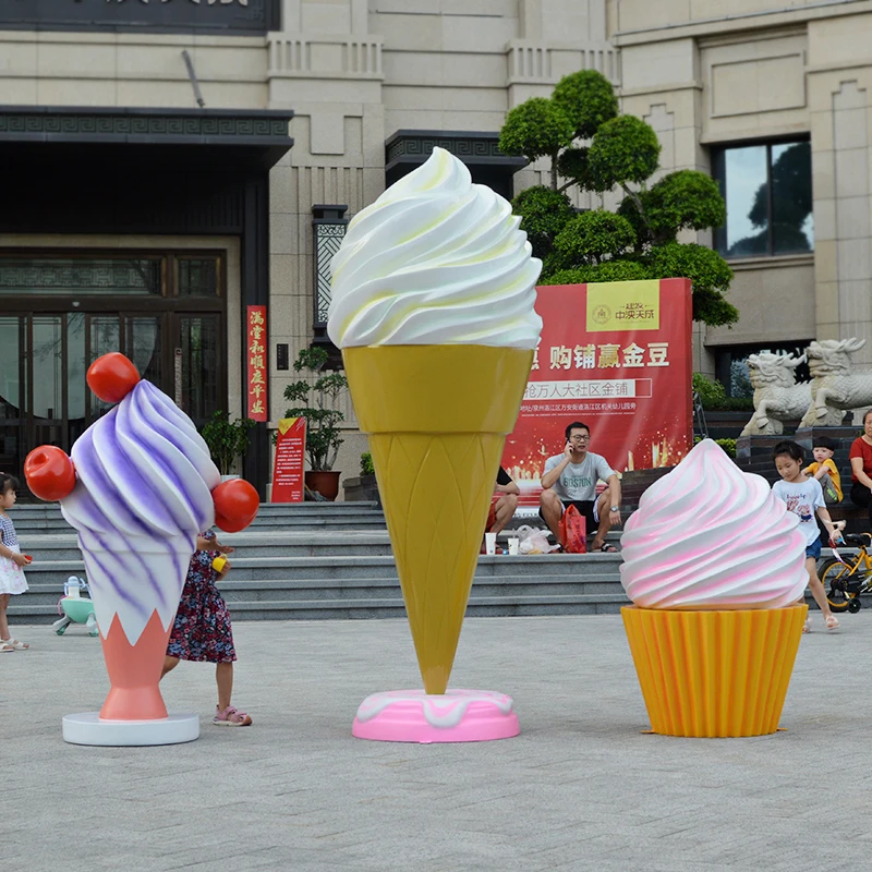 木製アイスクリームメーカーアート（レア） 大規模な屋外現代アートグラスファイバー彫刻溶けたアイスクリーム像