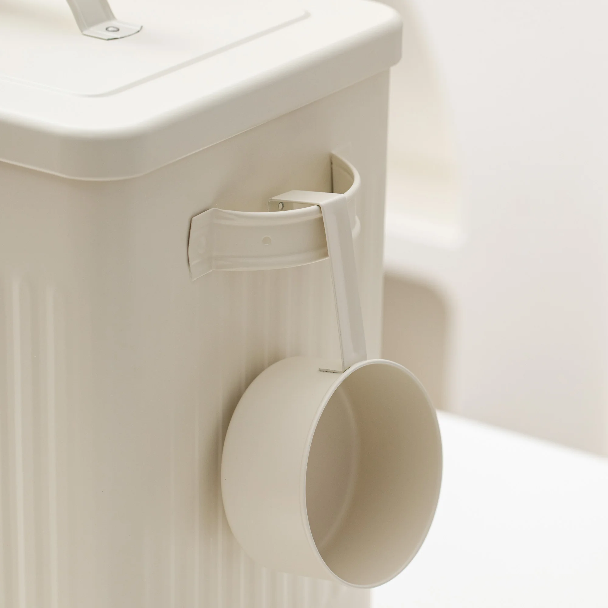 Large Sizes Kitchen Rice Bucket with Lid Sealed Moisture-proof Square Storage Bucket