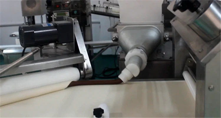 Автоматическая машина для производства скручивания сосисок оборудование для раскатывания теста оборудование для производства слоеных кондитерских изделий
