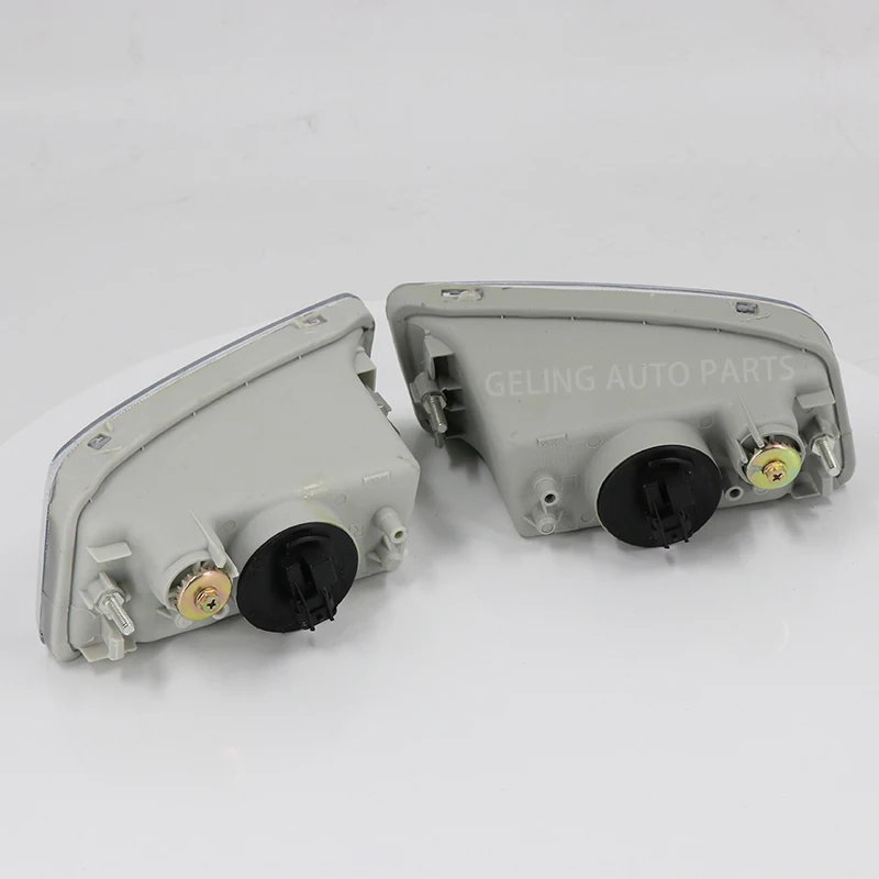 High Quality Halogen Fog Light Turn Signal Light Front Bumper Lamp Oe 8972375891 8972375901 with Emark for Isuzu Dmax D-max 2002
