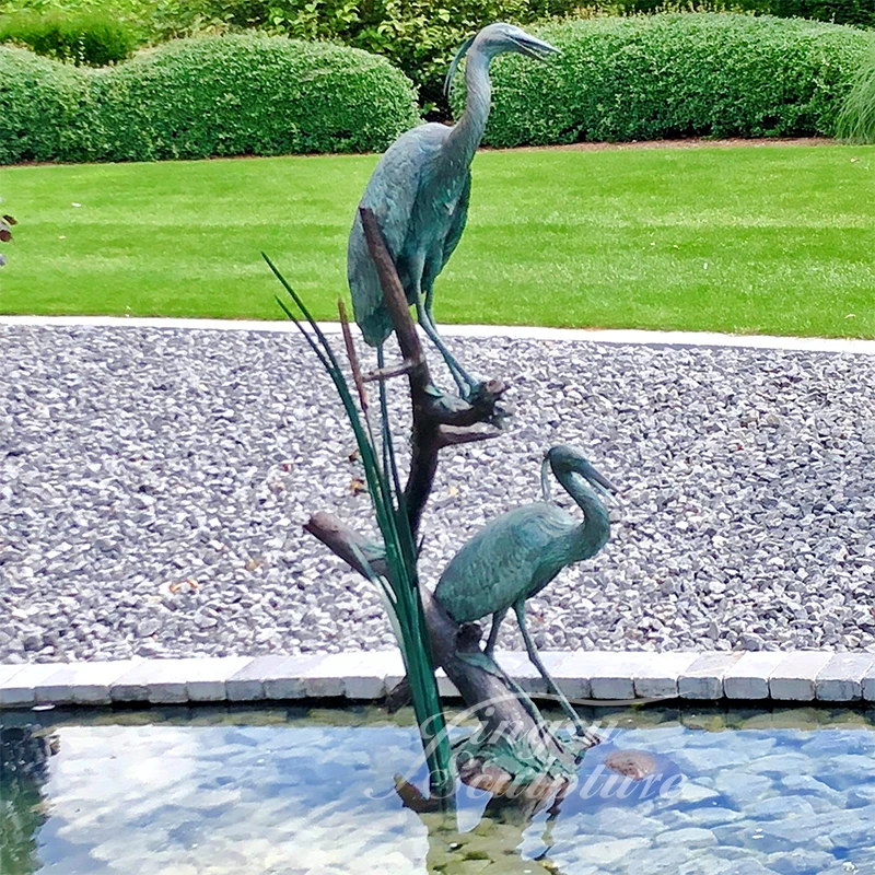 Outdoor Garden Decoration Custom Size Animal Swimming Pool Bronze Metal Sculpture Crane Heron