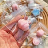 colorato Una borsa di maialino rosa con un naso piccolo