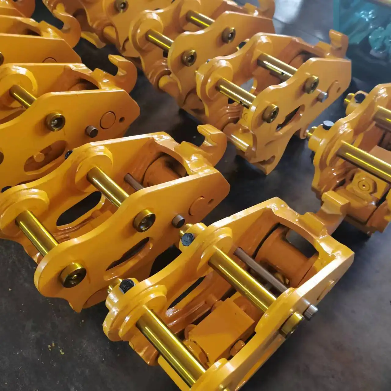 DHG Mini Excavator Quick Hitch 1-4 Ton  Hydraulic Multi Quick Coupler for Jcb Excavator