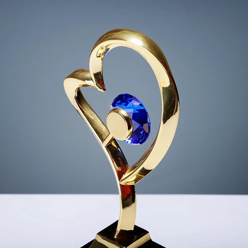 Factory direct custom k9 crystal Blue diamond metal love trophy supplier