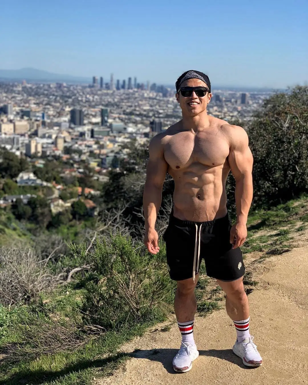 Pantaloni scurți sport pentru bărbați, 2 în 1, pentru antrenament, cu uscare rapidă, cu buzunare, 57_voghion.com