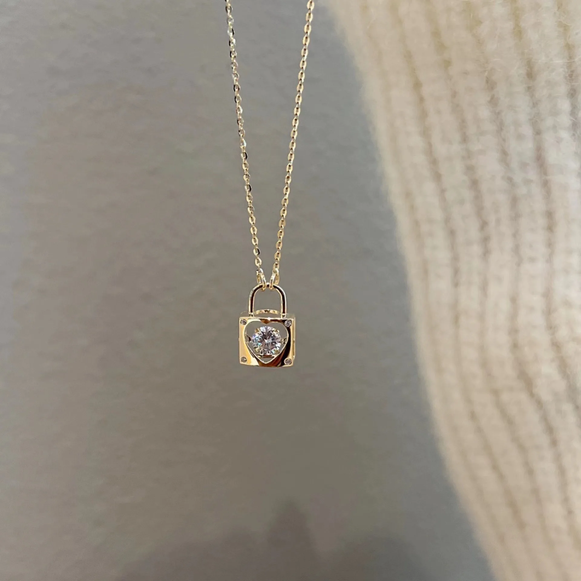 Nuoli Heart Lock Necklace: Gold & Zircon Elegance