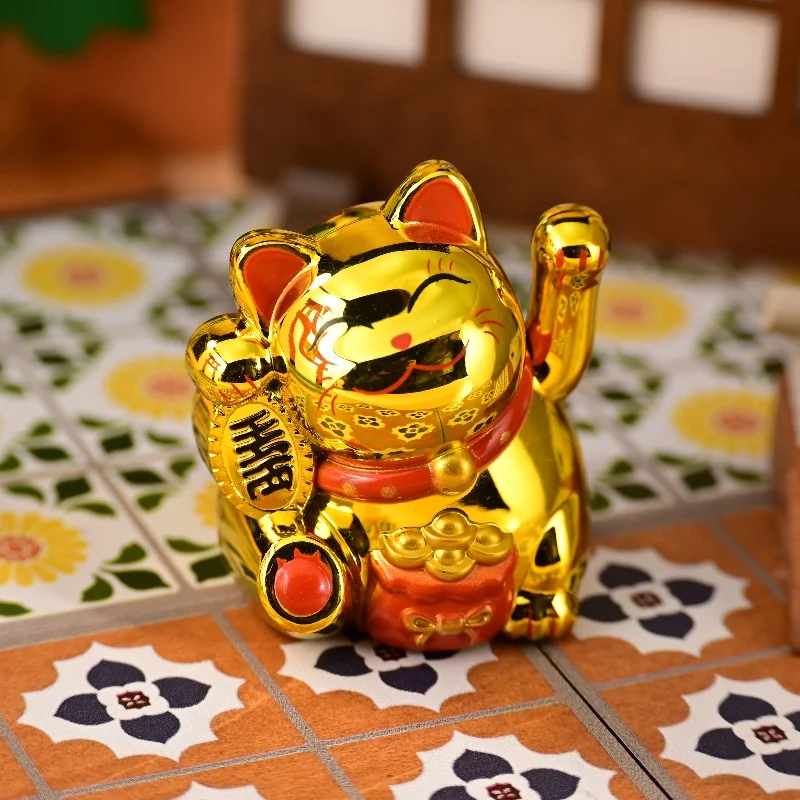 Feng Shui Cat - Solar Powered Lucky Maneki Neko Ornament