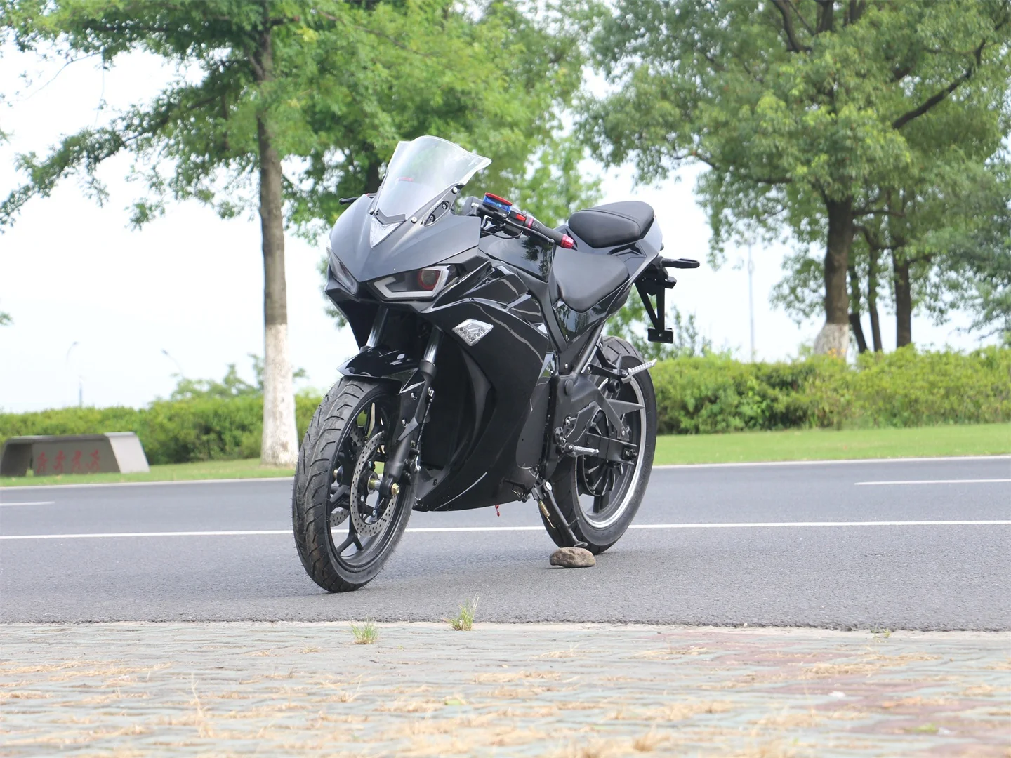 Top Fashion 72V Two-Seater Electric Racing Motorcycle 3000W Motor Power 80km/h Max Speed Electric Sport Bike