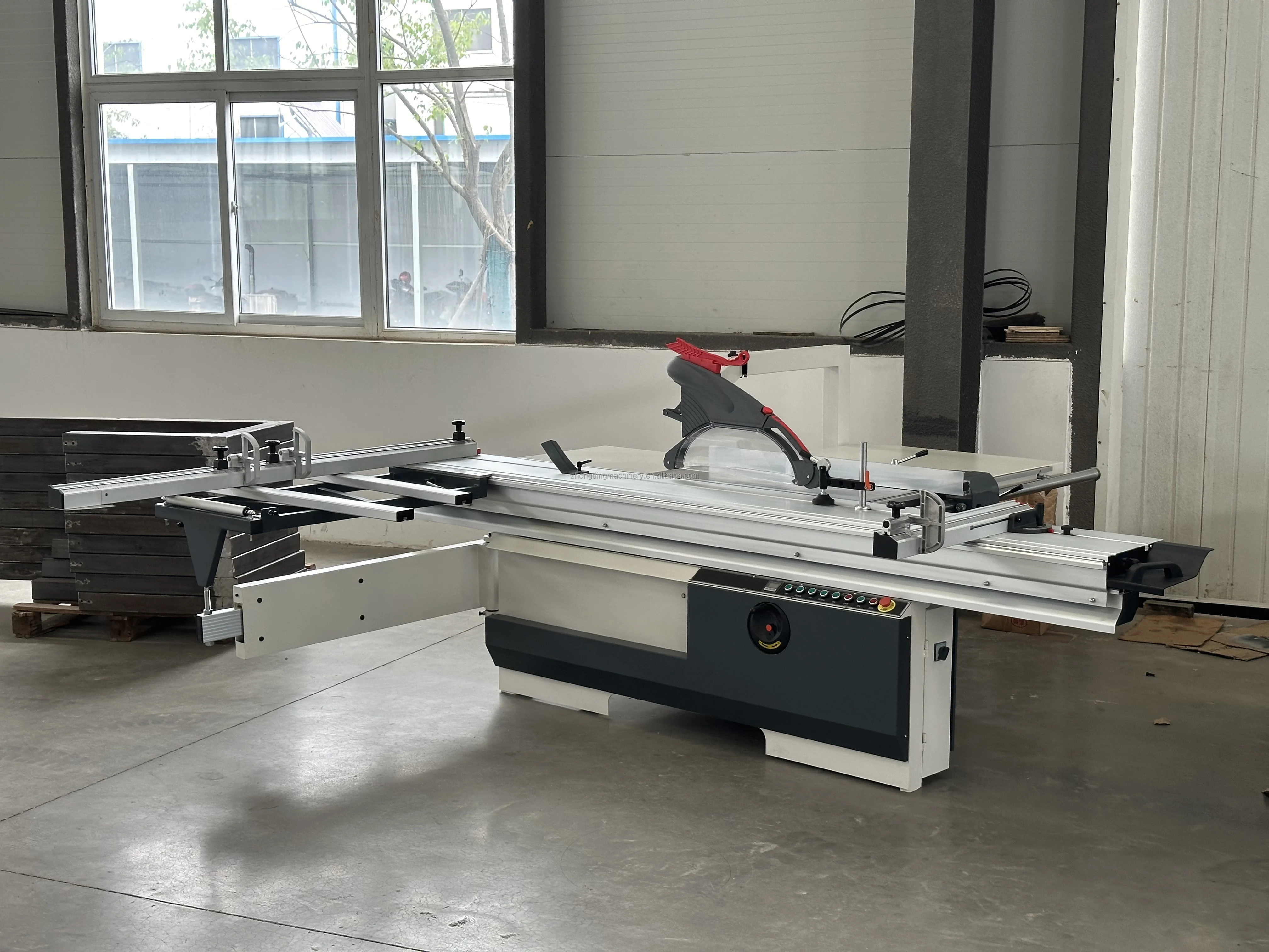 Linear Wood Cutting Automatic Lifting and Tilting Digital Display Sliding Table Panel Saw Square Cutter Squad Machine