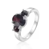 Anello con granato nero naturale