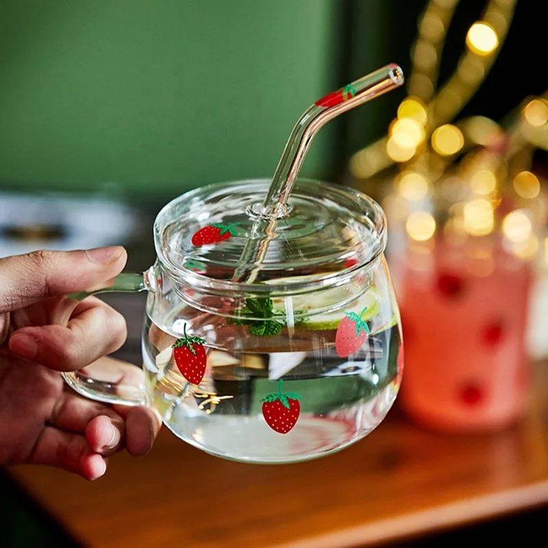 Устойчивая к высоким температурам стеклянная соломенная чашка с клубничным