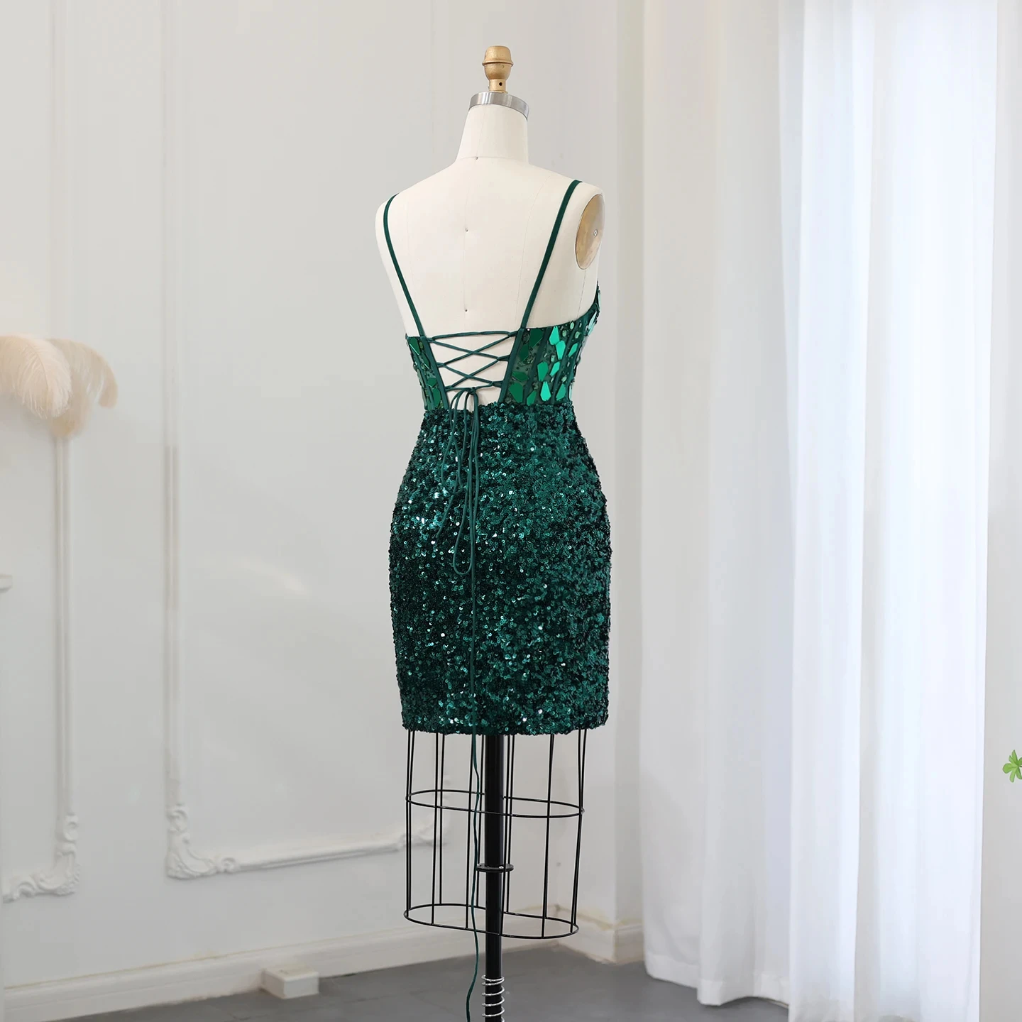 Sparkly Emerald Green Short Prom Cocktail Dresses for Women Birthday Luxury Sequin Wedding Evening Party Gowns Sz008-1 Sparkly Emerald Green Short Prom Cocktail Dresses for Women Birthday Luxury Sequin Wedding Evening Party Gowns Sz008-1