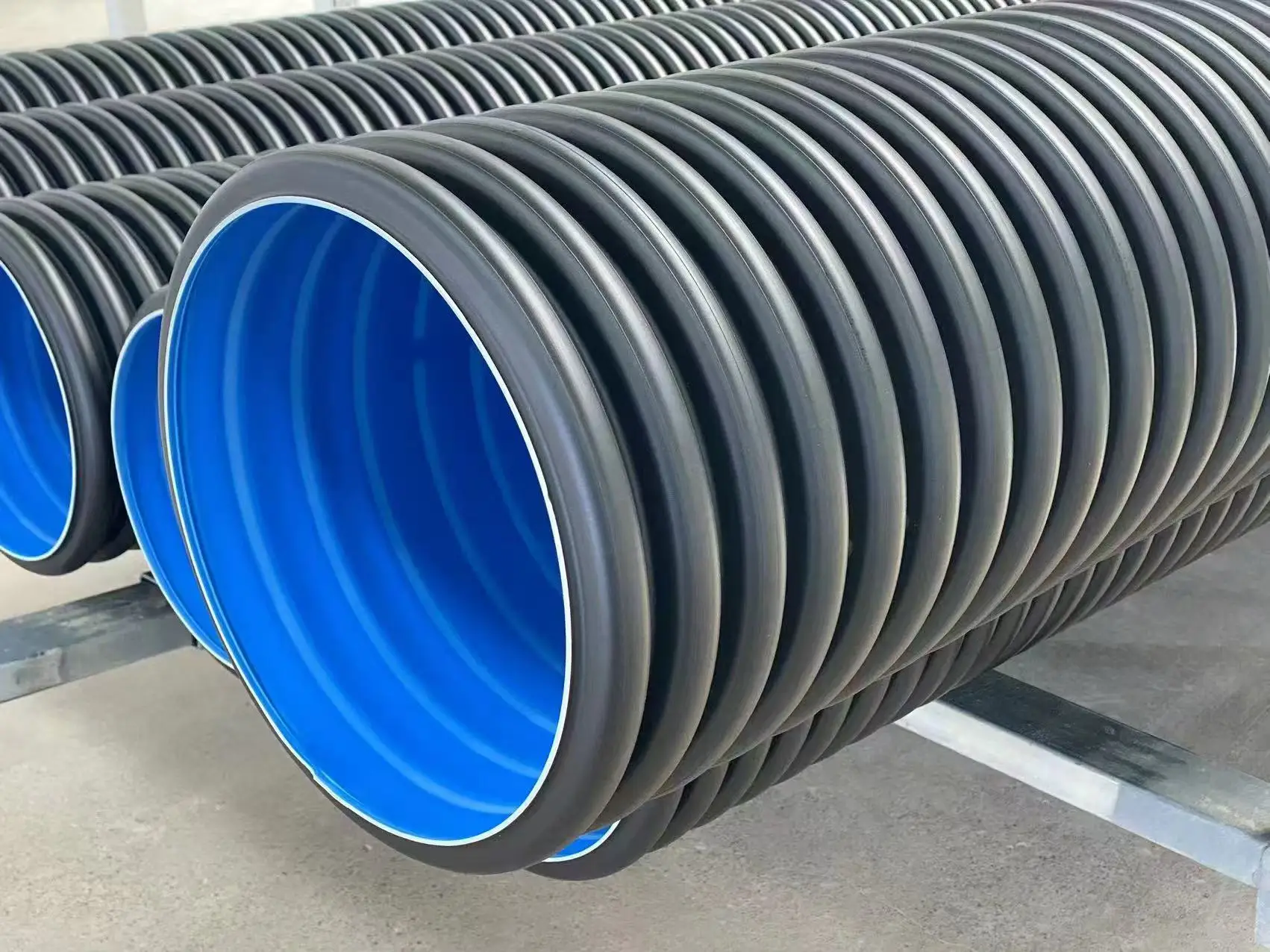 High-Durable HDPE Corrugated Sewer Pipe Double Wall High Pressure for Municipal Drainage Water Transport PC Socket Connection
