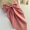 Pinza de cocodrilo rosa oscuro
