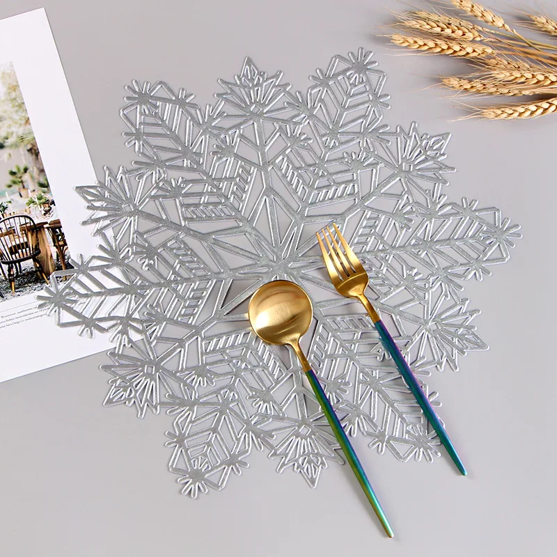 Custom Home Light Luxury Hollow Christmas Table Decoration coaster Plate Placemats PVC Hollow Snowflake Insulated Placemats
