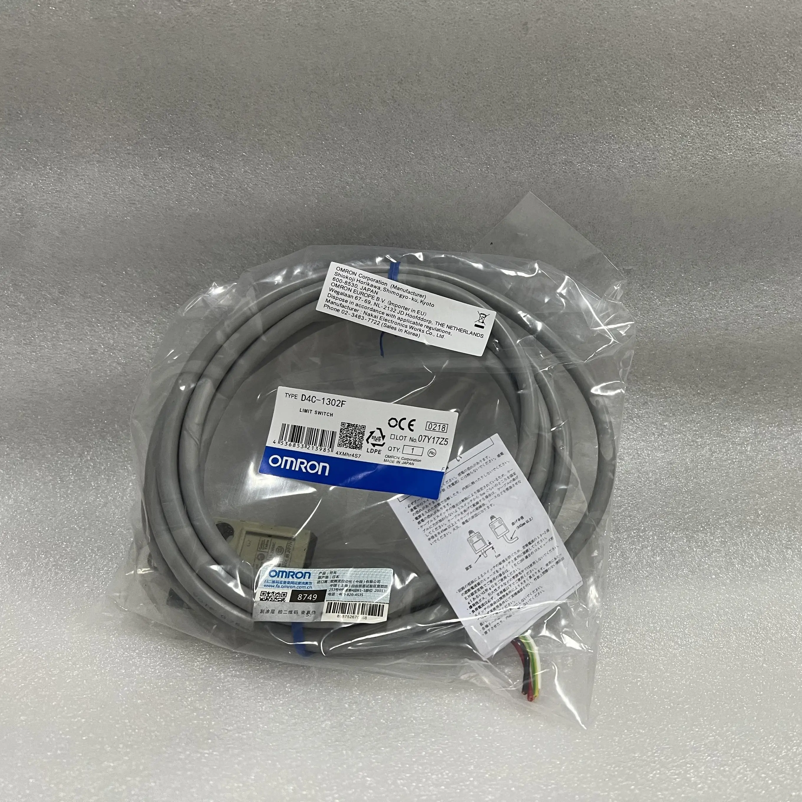 OMRON Limit Switch D4C-1302F OMRON Limit Switch D4C-1302F