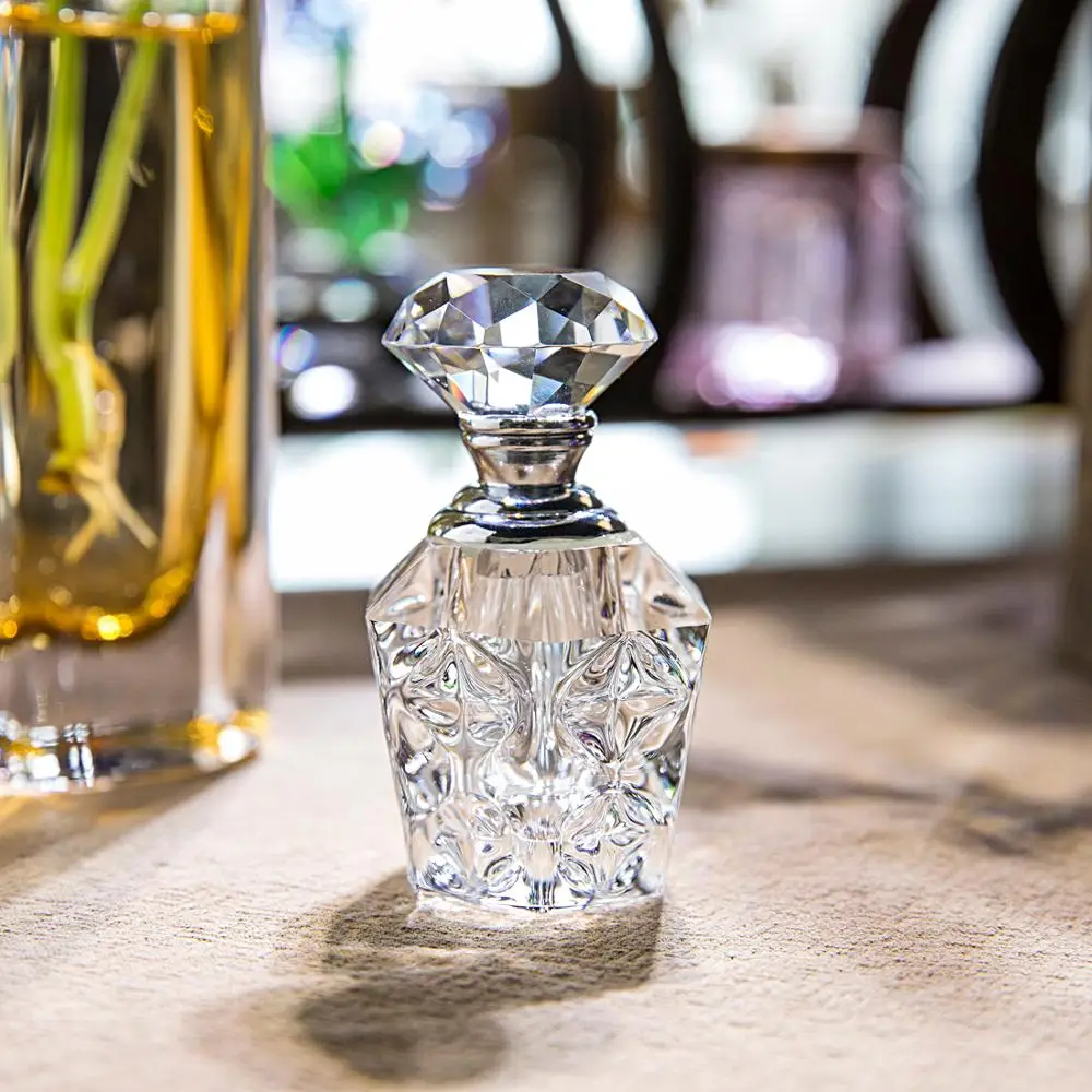 Clear Vintage Portable Crystal Perfume Bottle for Women Square Empty  Crystal Perfume Oil Bottle