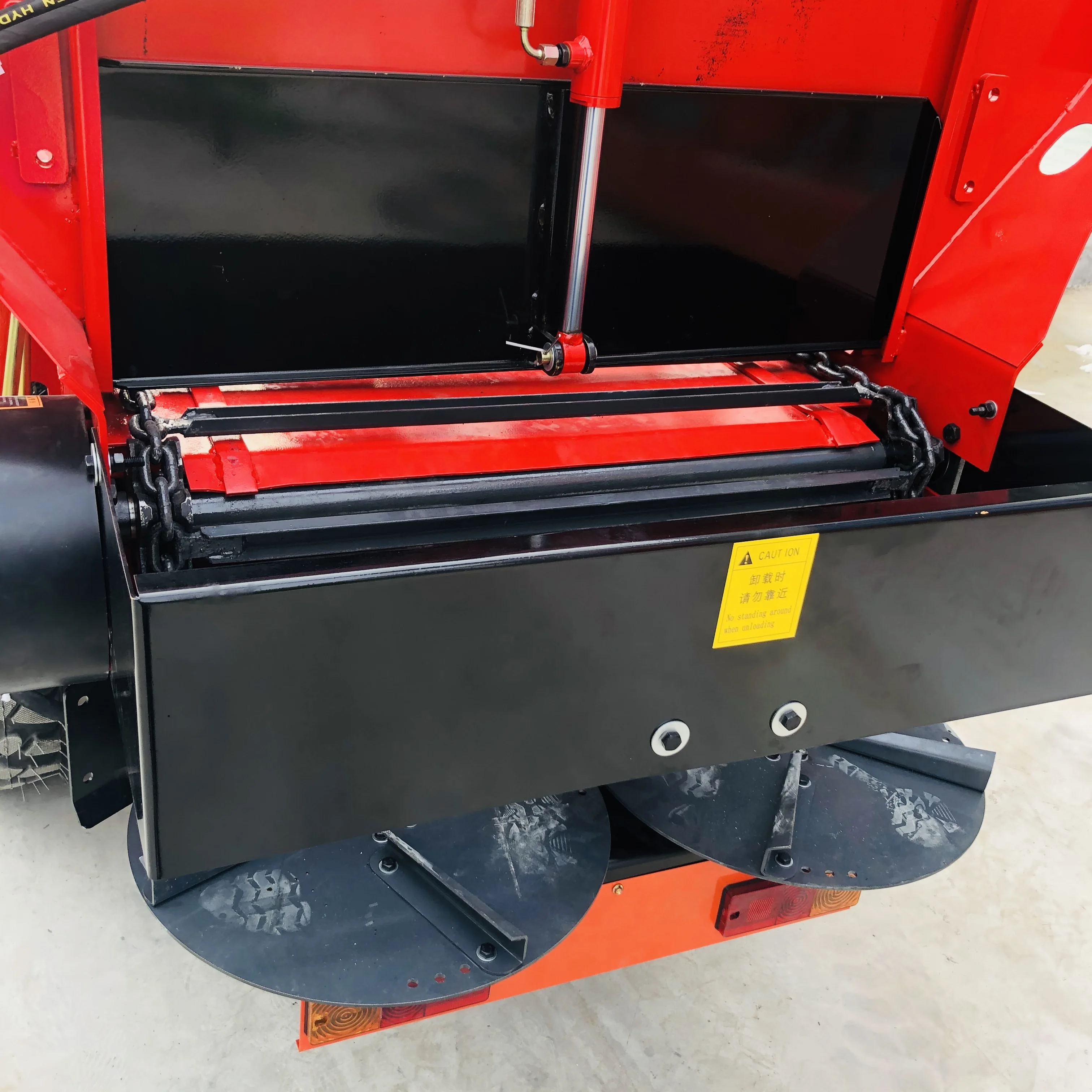 Threewheeled Manure Spreader Cow Dung And Sheep Manure Spreader Dry And Wet Manure Spreader