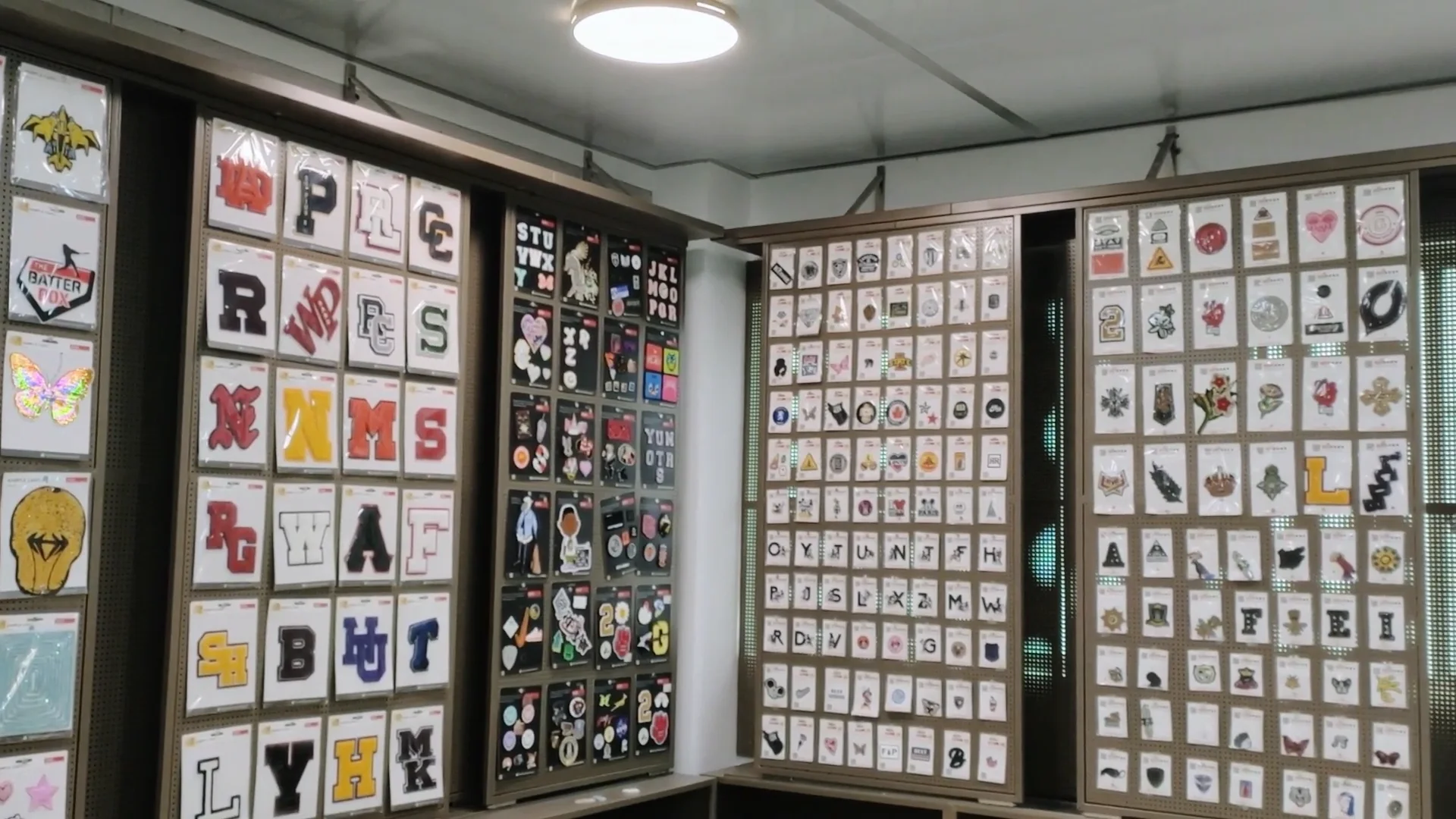 Wholesale Available Iron-on Chenille Letter Patches&custom Chenille ...