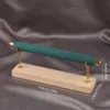 Verde oscuro, unipolar.