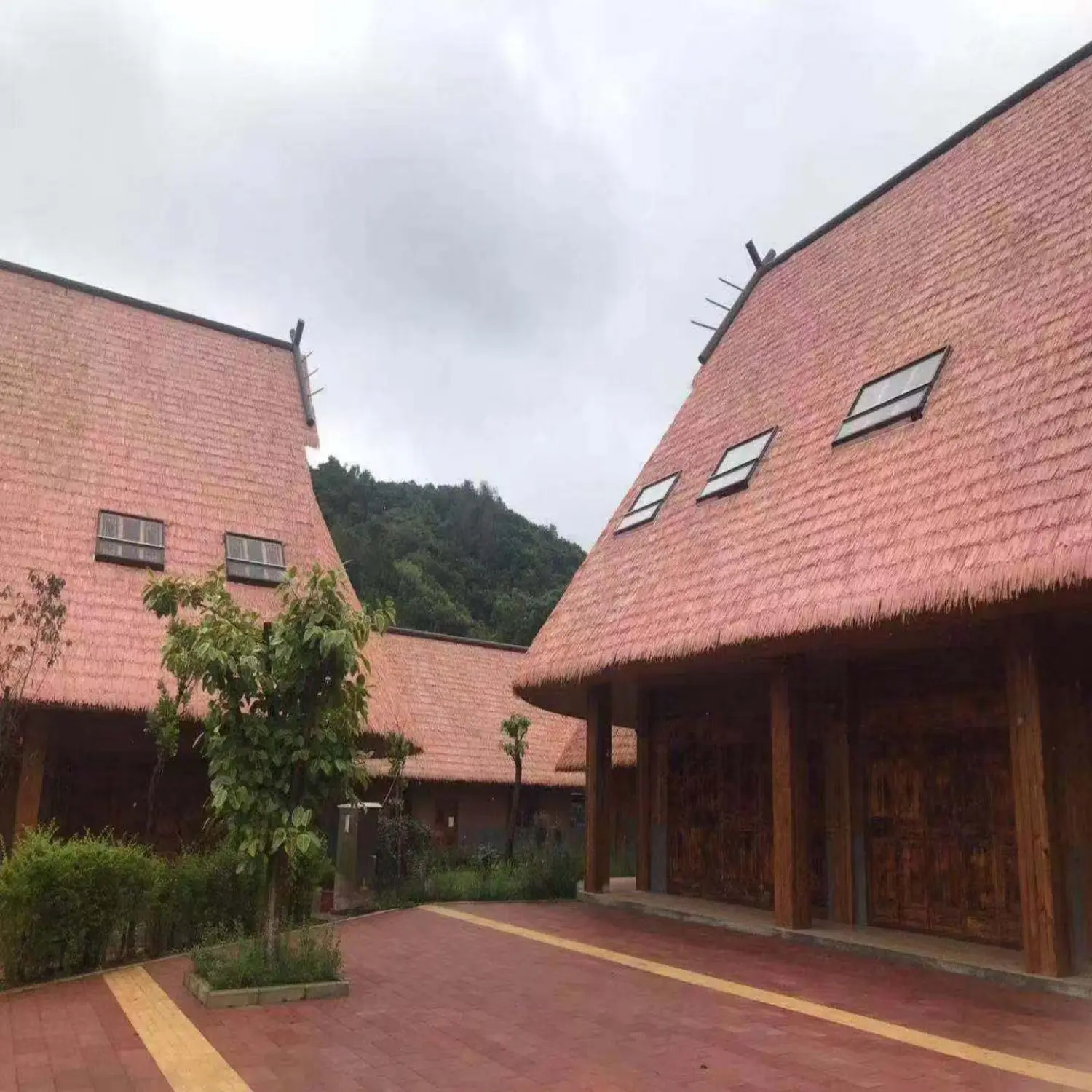 Plastic Artificial Roof Nylon Polyamide Synthetic Thatch Roof Panels