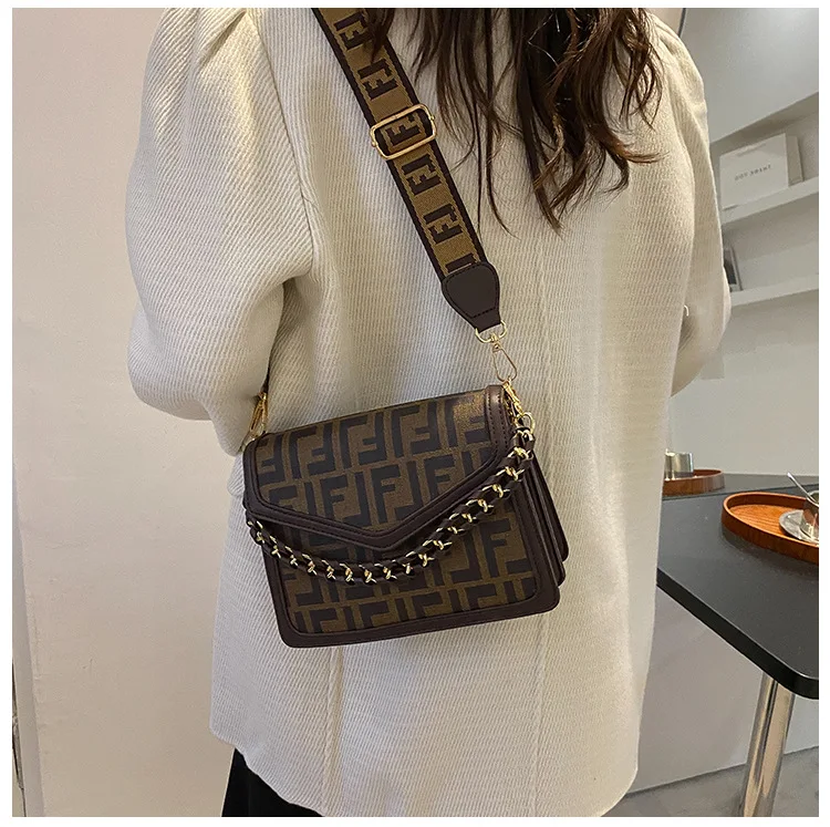 Latest Design Retro Bag Fashion Ladies Letter Printing Small Square