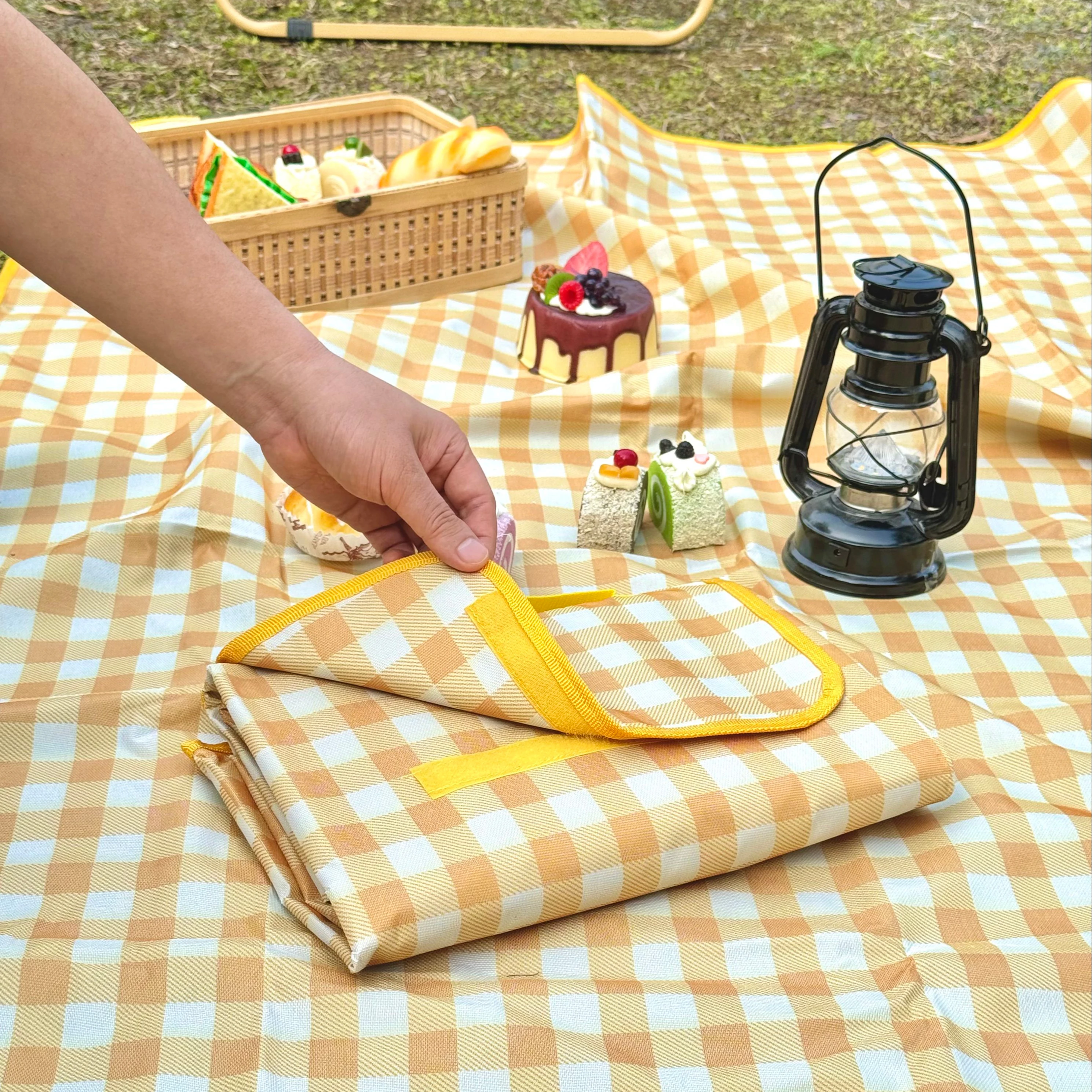 Waterproof Picnic Blanket Custom Sand Proof Foldable Travelling