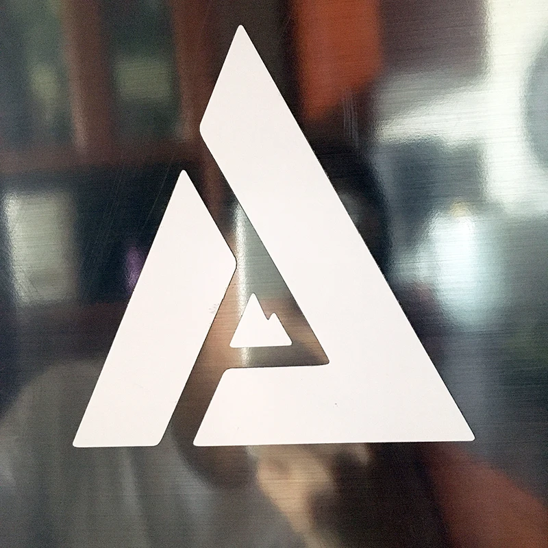 White decal 3.JPG