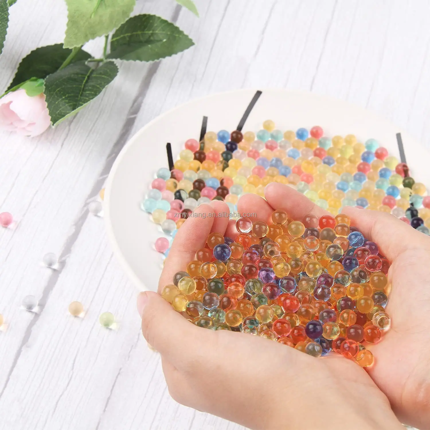 Bolas De Gel De Agua 10,000 Perlas De Agua J\u0026J - Decoración Para Bodas,  Navidad O Jardín Perlita Para Plantas, image size:1500x1500