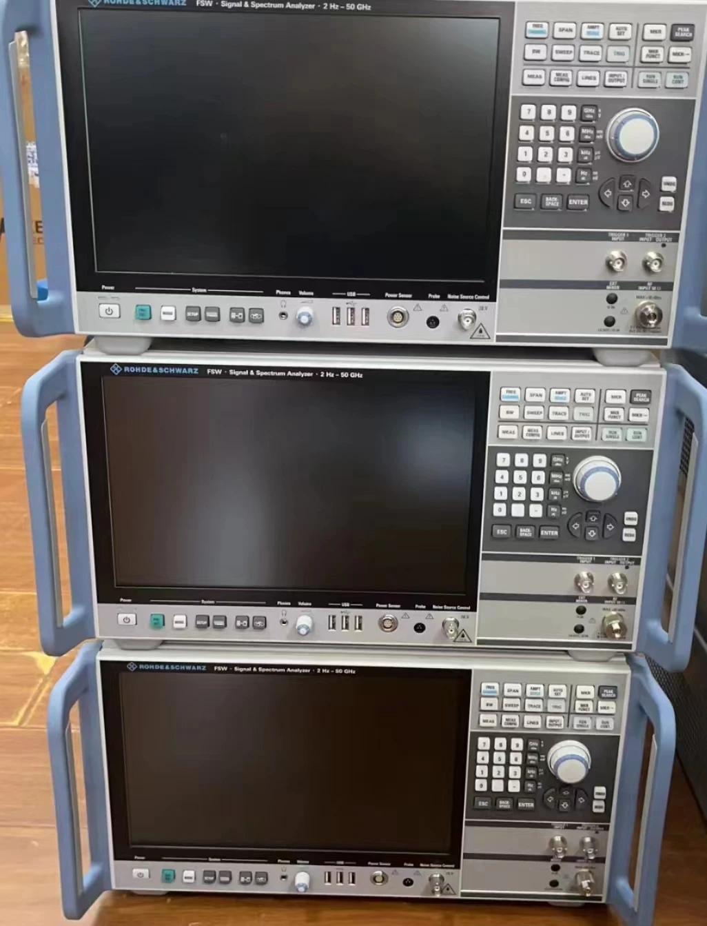 Rohde&schwarz R&s Vector Signal Generator New Or Used,Smw200a - Buy R&s ...