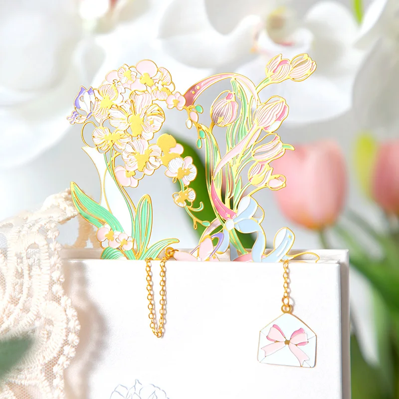 Simno Flower Theme Gold Plated Exquisite Hollow Metal Bookmark with Chain for Ladies Book Lovers Gift