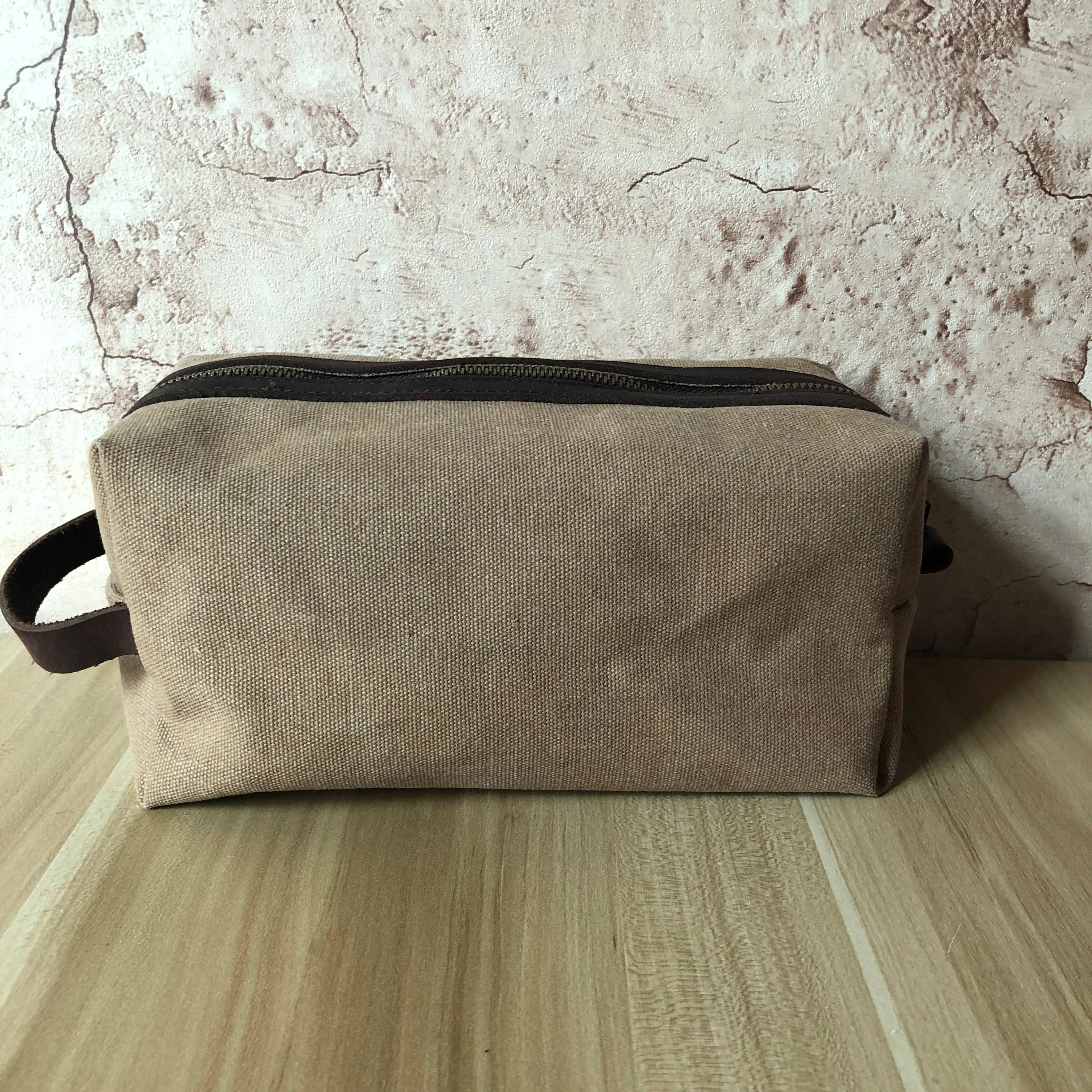 Amazon.com: Neceser de viaje – Kit Dopp para hombres – Neceser cosmético  para hombre | Kit de accesorios de baño portátil grande | Kit de aseo |  Bolsa de afeitar de higiene 