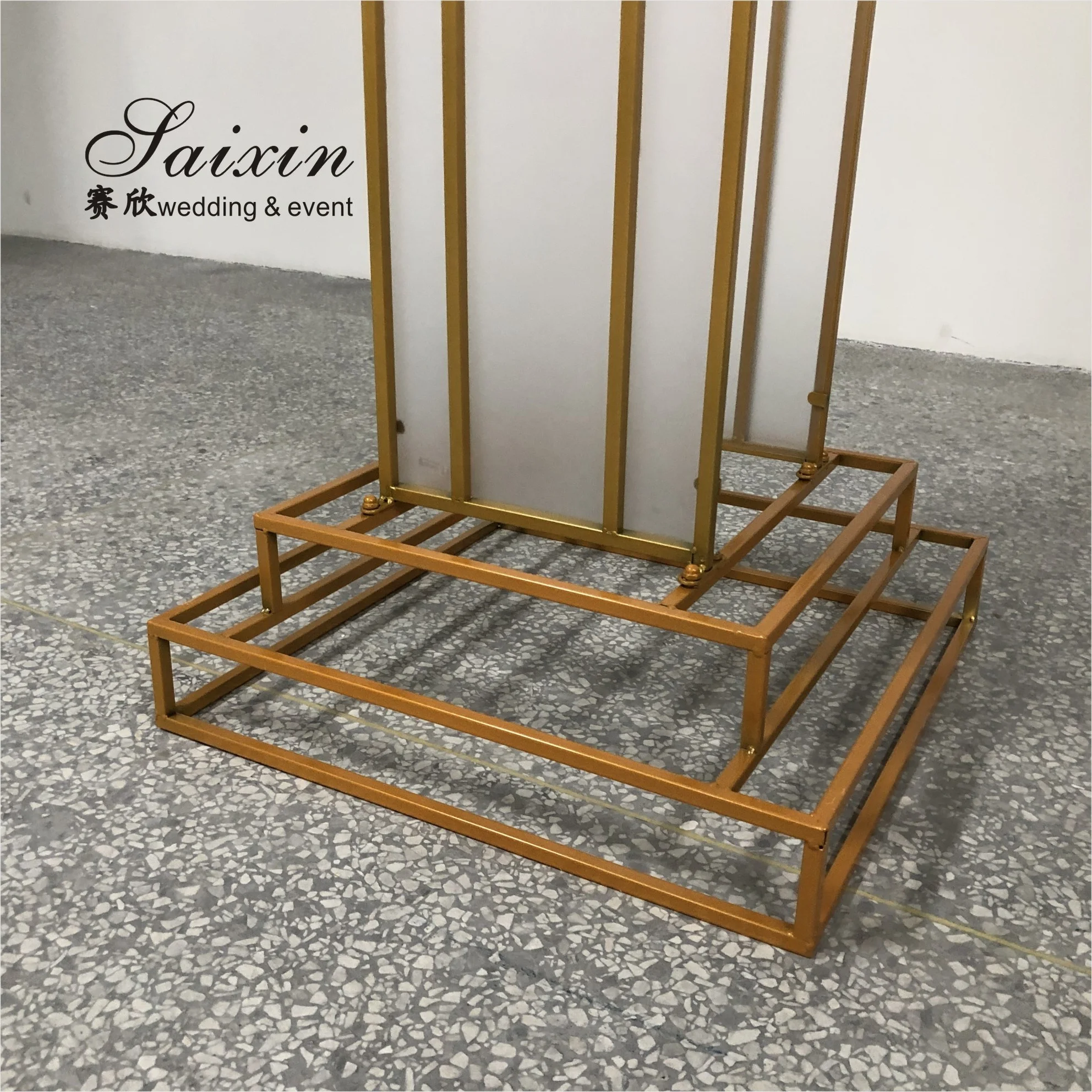 Factory  Luxury Gold Frame with White Membrane Arch for Wedding Furniture Backdrop Decoration