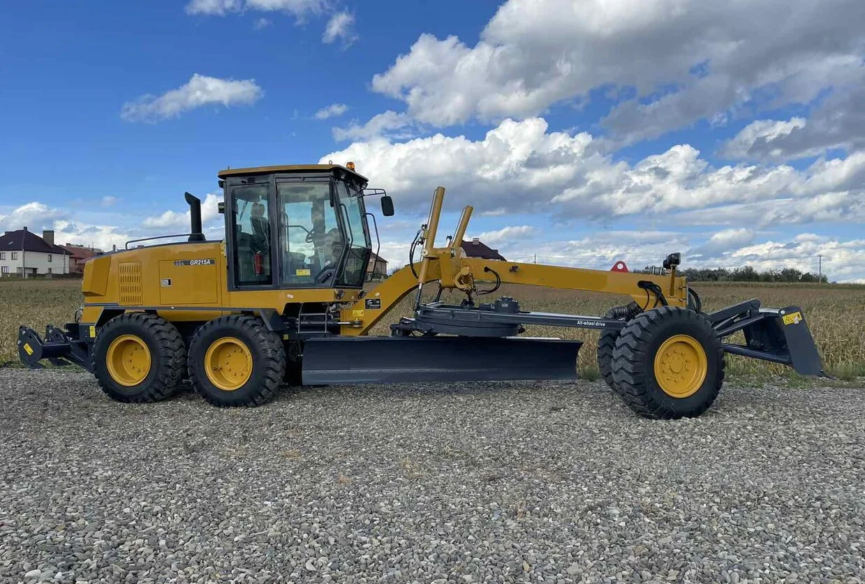 Road Construction Machinery 215HP Motor Grader GR215A Motor Grader with Ripper and Blade factory