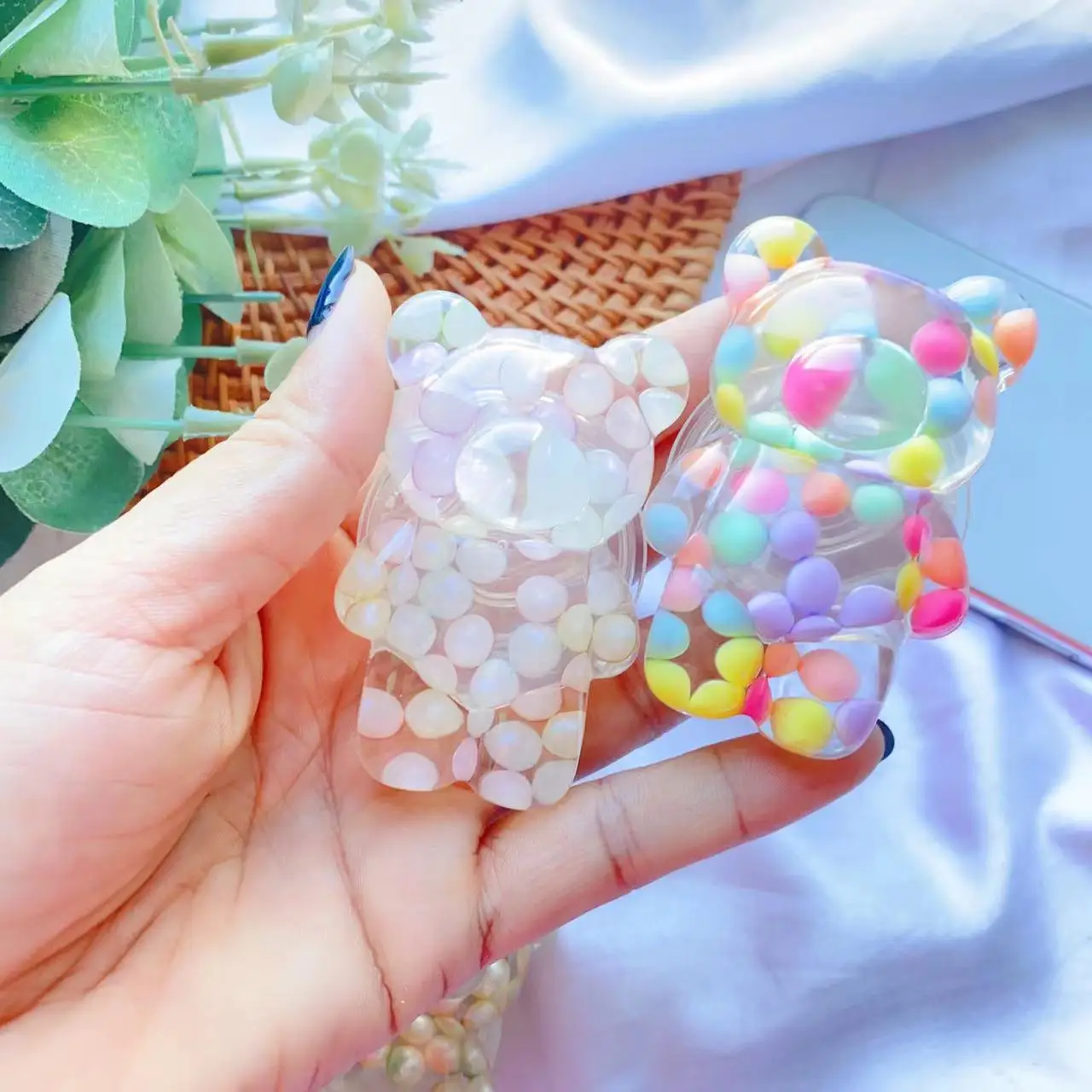 New Design Cute Resin Bear with Pearl Cell Phone Holder USA