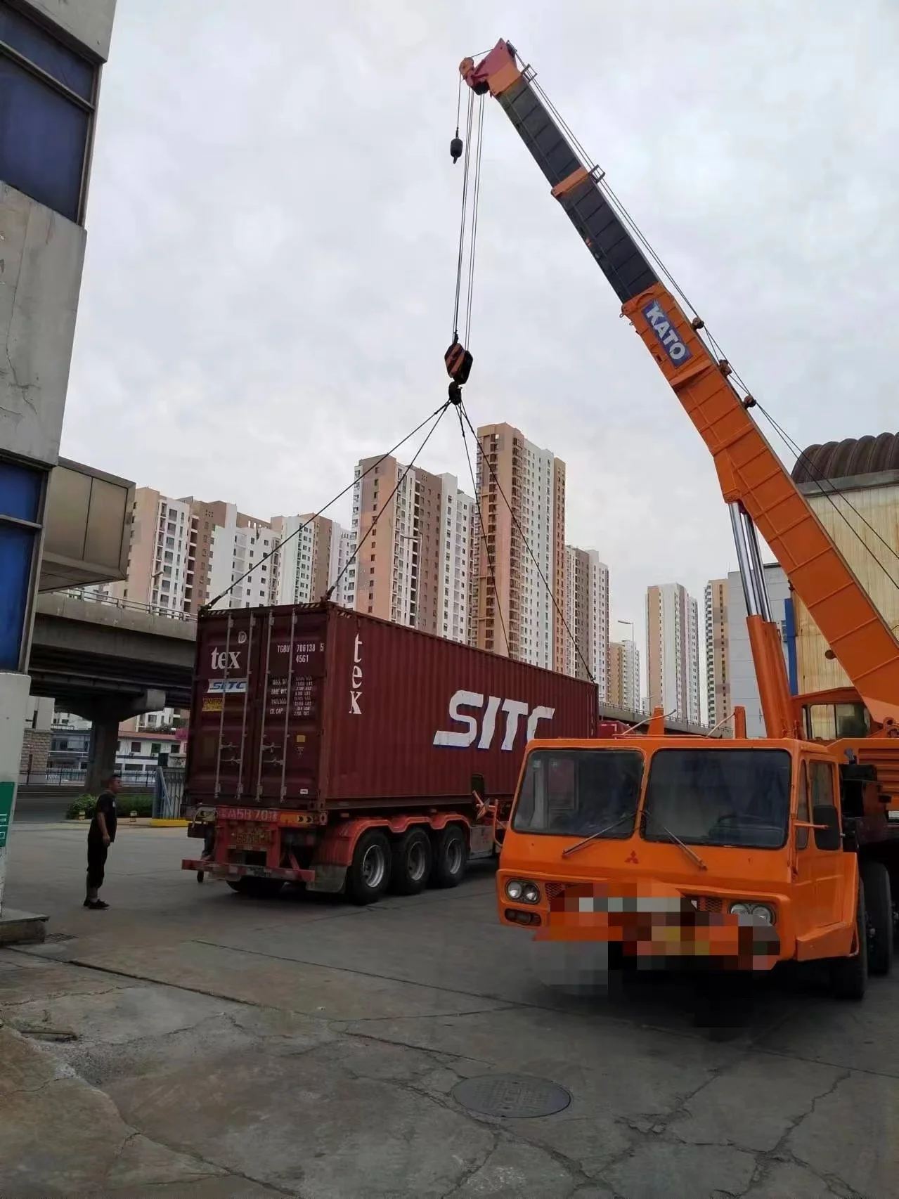 Famous Brand Good Condition Used Kato 50 Ton Truck Crane with Engine Motor Bearing 2012 Model Cheap Price for Sale Uae